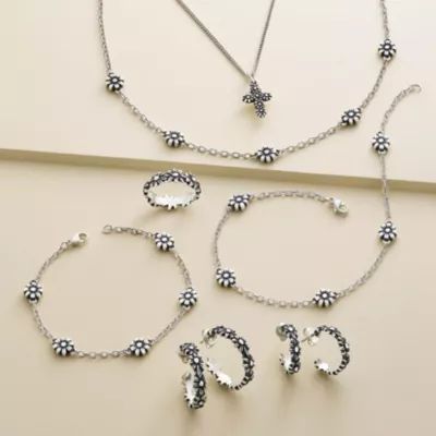 Margarita Flower Anklet in 14K Yellow Gold - Image 5